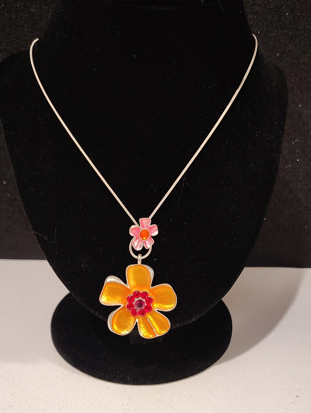 paparazzi "Glimpses of Malibu" Flower necklace